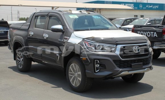 Acheter Import Voiture Toyota Hilux Noir à Import - Dubai, Attapeu Province Acheter Import Voiture Toyota Hilux Noir à Import - Dubai, Attapeu Province