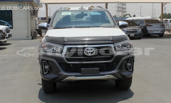 Acheter Import Voiture Toyota Hilux Noir à Import - Dubai, Attapeu Province Acheter Import Voiture Toyota Hilux Noir à Import - Dubai, Attapeu Province