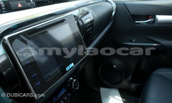 Acheter Import Voiture Toyota Hilux Noir à Import - Dubai, Attapeu Province Acheter Import Voiture Toyota Hilux Noir à Import - Dubai, Attapeu Province