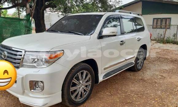 Buy Used Toyota Land Cruiser Prado White Car in Vientiane in Vientiane Province Buy Used Toyota Land Cruiser Prado White Car in Vientiane in Vientiane Province