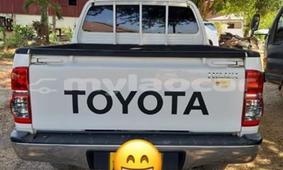 Buy Used Toyota Hilux White Car in Vientiane in Vientiane Province Buy Used Toyota Hilux White Car in Vientiane in Vientiane Province