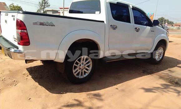 Buy Used Toyota Hilux White Car in Vientiane in Vientiane Province Buy Used Toyota Hilux White Car in Vientiane in Vientiane Province