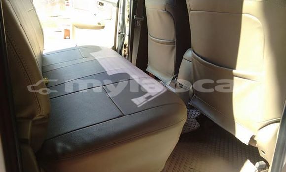 Buy Used Toyota Hilux White Car in Vientiane in Vientiane Province Buy Used Toyota Hilux White Car in Vientiane in Vientiane Province