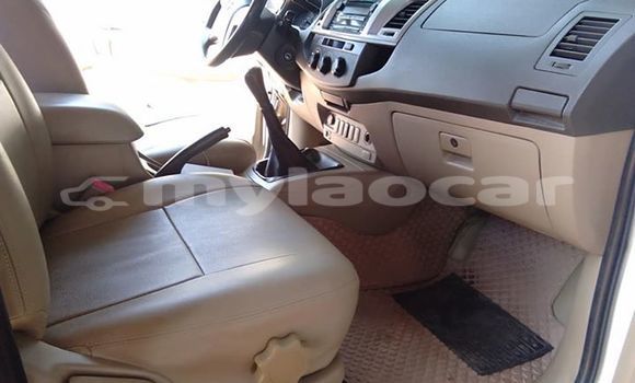 Buy Used Toyota Hilux White Car in Vientiane in Vientiane Province Buy Used Toyota Hilux White Car in Vientiane in Vientiane Province