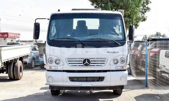 ຊື້ ການ ນຳ ເຂົ້າ Mercedes-Benz 190 (W201) White ລົດ ໃນ Import - Dubai ໃນ Attapeu Province ຊື້ ການ ນຳ ເຂົ້າ Mercedes-Benz 190 (W201) White ລົດ ໃນ Import - Dubai ໃນ Attapeu Province