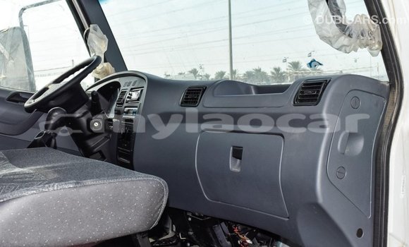 ຊື້ ການ ນຳ ເຂົ້າ Mercedes-Benz 190 (W201) White ລົດ ໃນ Import - Dubai ໃນ Attapeu Province ຊື້ ການ ນຳ ເຂົ້າ Mercedes-Benz 190 (W201) White ລົດ ໃນ Import - Dubai ໃນ Attapeu Province