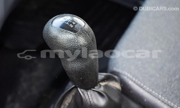 ຊື້ ການ ນຳ ເຂົ້າ Mercedes-Benz 190 (W201) White ລົດ ໃນ Import - Dubai ໃນ Attapeu Province ຊື້ ການ ນຳ ເຂົ້າ Mercedes-Benz 190 (W201) White ລົດ ໃນ Import - Dubai ໃນ Attapeu Province