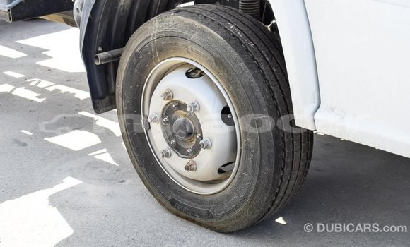 ຊື້ ການ ນຳ ເຂົ້າ Mercedes-Benz 190 (W201) White ລົດ ໃນ Import - Dubai ໃນ Attapeu Province ຊື້ ການ ນຳ ເຂົ້າ Mercedes-Benz 190 (W201) White ລົດ ໃນ Import - Dubai ໃນ Attapeu Province