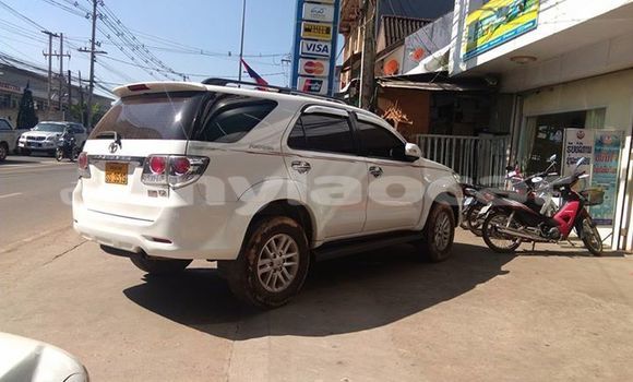 Buy Used Toyota Fortuner White Car in Vientiane in Vientiane Province Buy Used Toyota Fortuner White Car in Vientiane in Vientiane Province