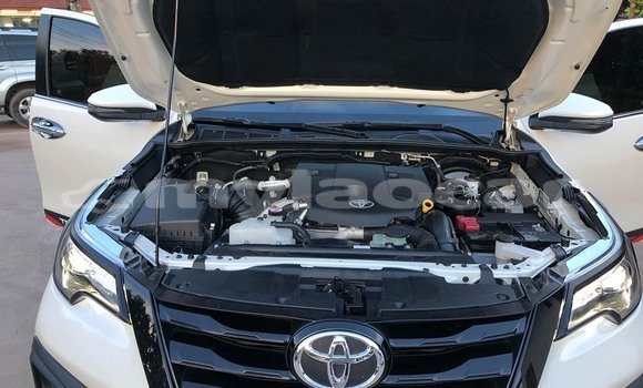 Buy Used Toyota Fortuner White Car in Vientiane in Vientiane Province Buy Used Toyota Fortuner White Car in Vientiane in Vientiane Province