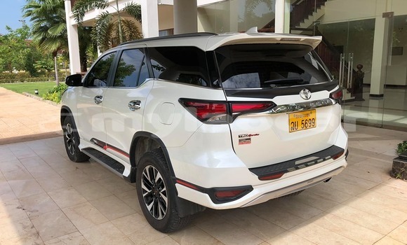 Buy Used Toyota Fortuner White Car in Vientiane in Vientiane Province Buy Used Toyota Fortuner White Car in Vientiane in Vientiane Province