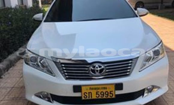 Buy Used Toyota Camry White Car in Vientiane in Vientiane Province Buy Used Toyota Camry White Car in Vientiane in Vientiane Province