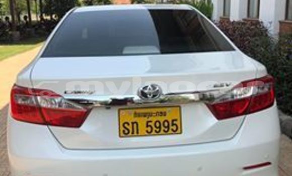 Buy Used Toyota Camry White Car in Vientiane in Vientiane Province Buy Used Toyota Camry White Car in Vientiane in Vientiane Province