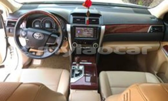 Buy Used Toyota Camry White Car in Vientiane in Vientiane Province Buy Used Toyota Camry White Car in Vientiane in Vientiane Province