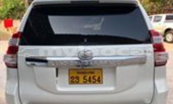 Buy Used Toyota Land Cruiser Prado White Car in Vientiane in Vientiane Province Buy Used Toyota Land Cruiser Prado White Car in Vientiane in Vientiane Province